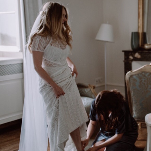 Wedding Dress - Picture 5 of 8